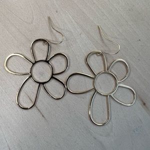 Hollow out flower drop earrings gold yellow color